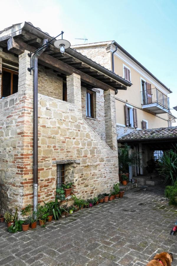 Вилла Il Poggio Mombaroccio Экстерьер фото