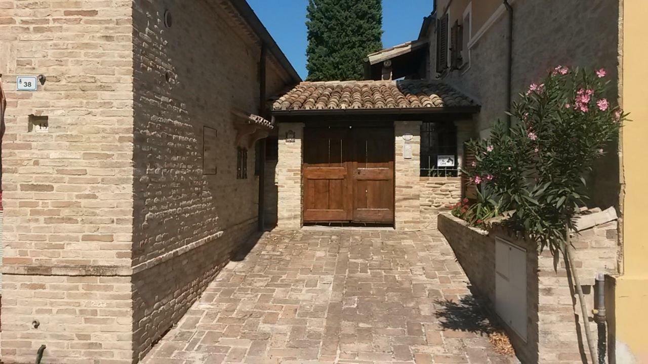 Вилла Il Poggio Mombaroccio Экстерьер фото