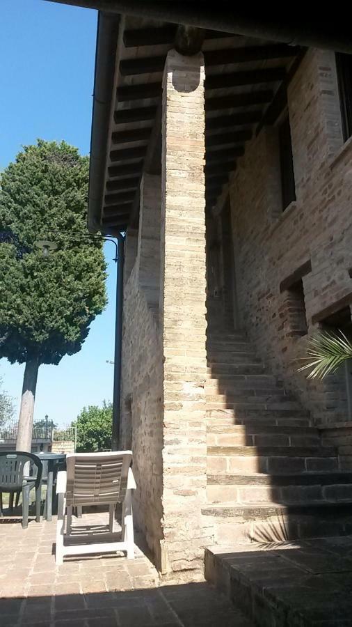 Вилла Il Poggio Mombaroccio Экстерьер фото