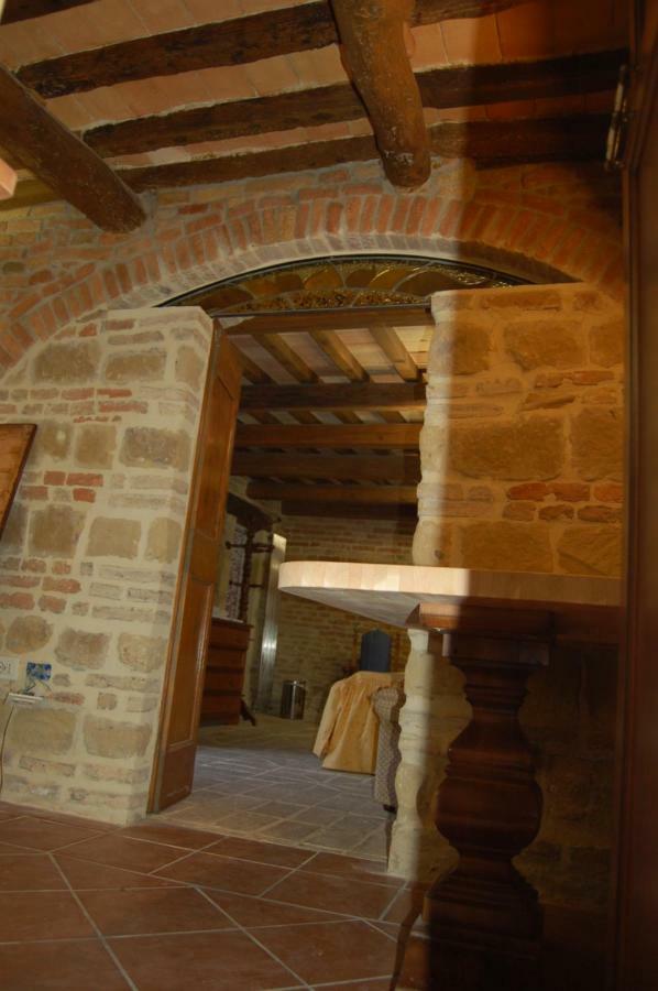 Вилла Il Poggio Mombaroccio Экстерьер фото